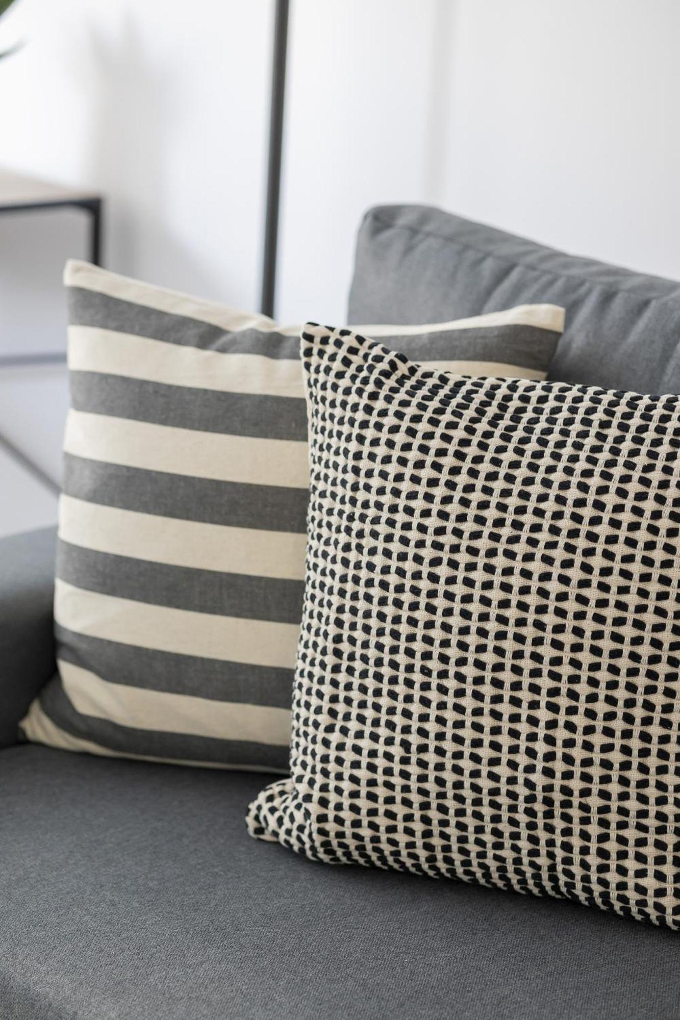 Elegant Grey Wspolna Srodmiescie In By Renters Butas *